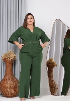 Macacão Manga Curta Plus Size Feminino