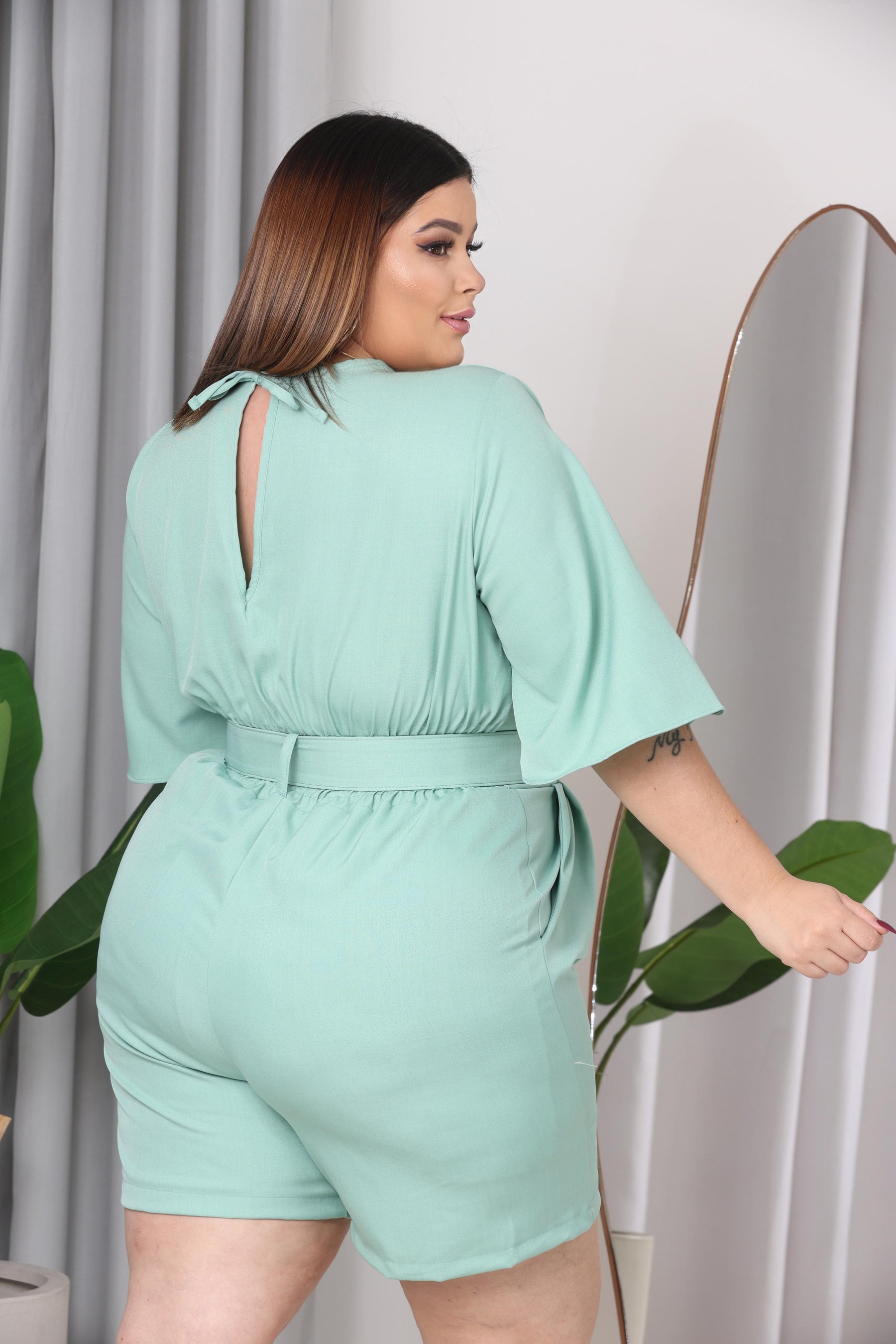 Macacão Manga Curta Verão Plus Size Feminino